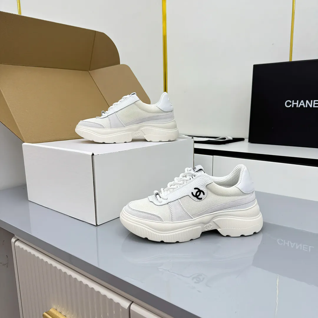 👟👟Ex-factory price 620👟👟 Chanel bread shoes ~ original calfskin panda shoes Chanel 25C latest hot style panda black and white sports shoes casual sneakers Xiaoxiang hot item classic black and white panda color coco girls must pay Fabric: original custom mixed sheepskin lining: original imported breathable mesh lining outsole: Original molded rubber + TPU combination Size: Women's 35-41